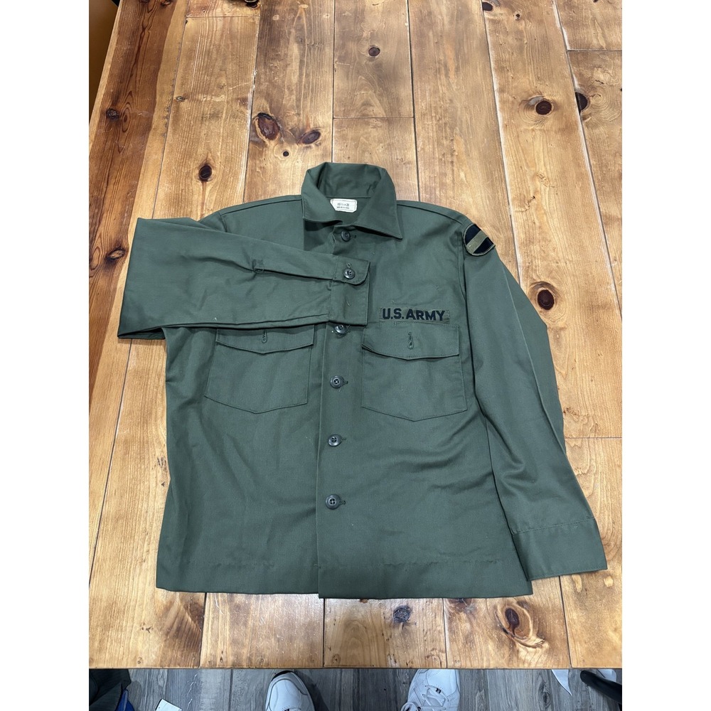 Vintage US Army Vietnam War Era Utility Fatigue Shirt 1st Cavalry Division Patch